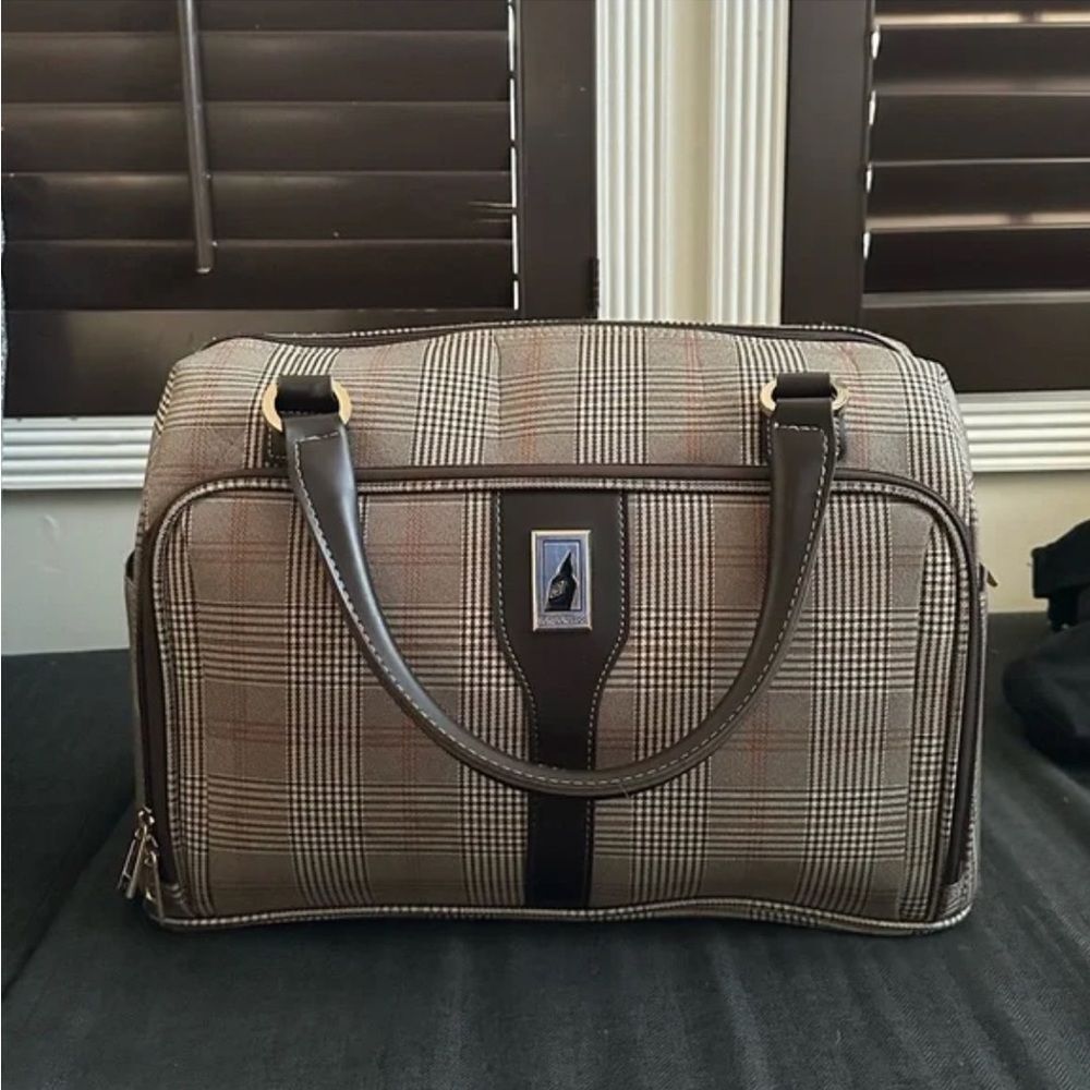 London Fog Westminster Duffle Bag |  Weekender travel carryon